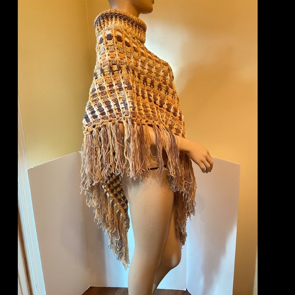 Crochet Poncho - Picture 6 of 11
